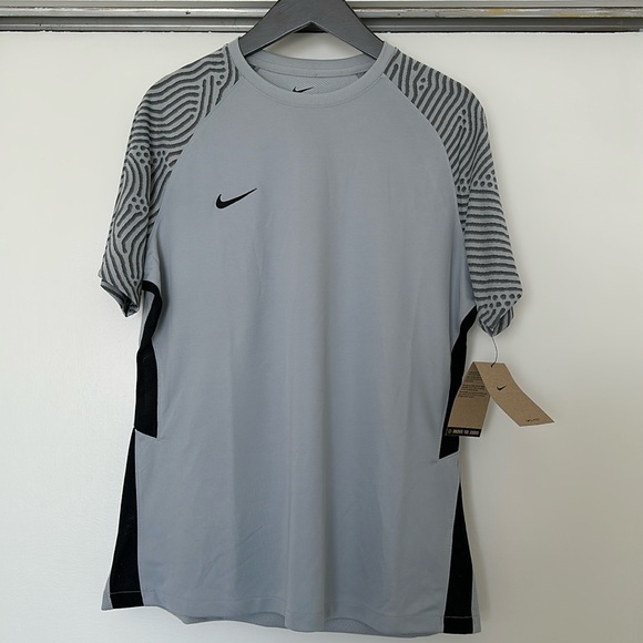 NIKE Dri-Fit Soccer Shirt. Sz. XL - Picture 2 of 8